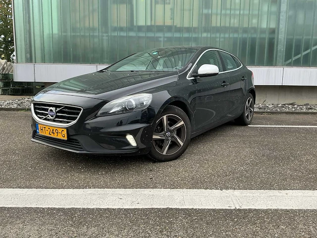 Volvo v40 personenauto (ht-249-g) - afbeelding 1 van  35