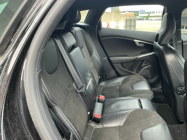 Volvo v40 personenauto (ht-249-g) - afbeelding 13 van  35