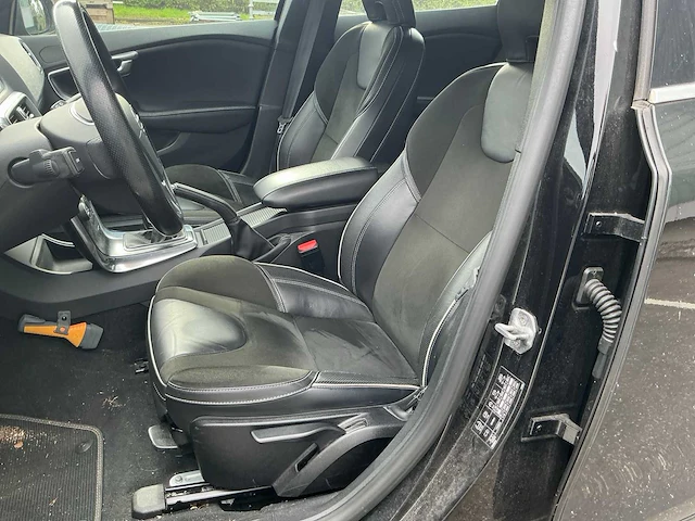 Volvo v40 personenauto (ht-249-g) - afbeelding 33 van  35