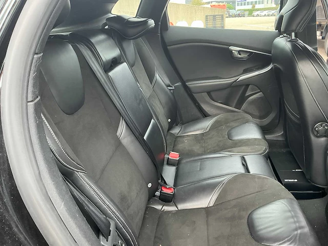 Volvo v40 personenauto (ht-264-g) - afbeelding 11 van  32