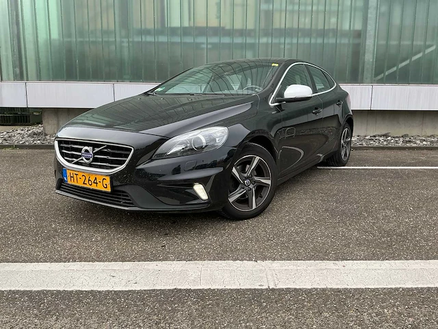 Volvo v40 personenauto (ht-264-g) - afbeelding 1 van  32