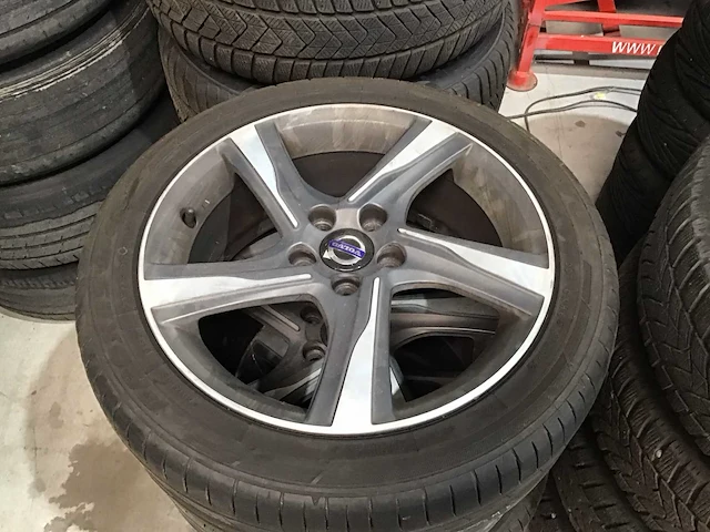 Volvo v40 velg (4x) - afbeelding 1 van  6