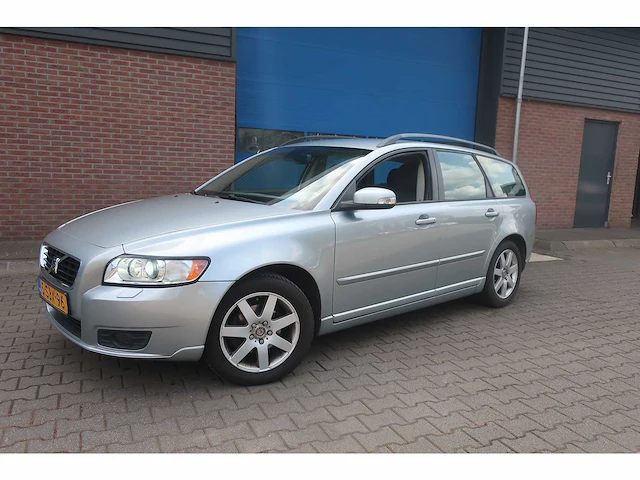 Volvo v50 1.8f momentum, 5-sbx-96 - afbeelding 1 van  14