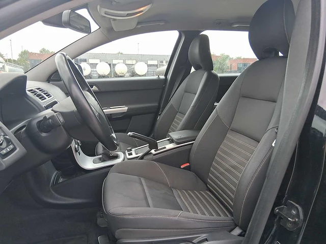 Volvo v50 2.0 sport 2010 | 73-ltz-5 i - afbeelding 2 van  31