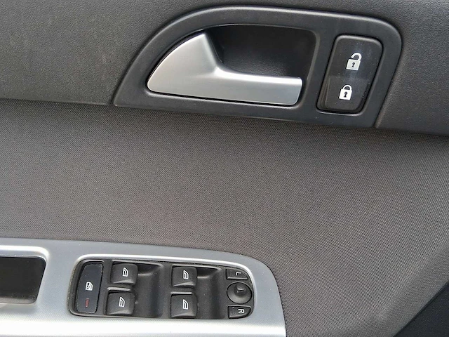 Volvo v50 2.0 sport 2010 | 73-ltz-5 i - afbeelding 6 van  31