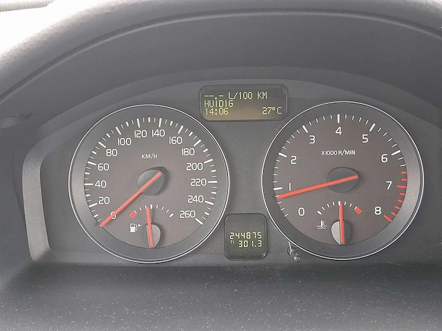 Volvo v50 2.0 sport 2010 | 73-ltz-5 i - afbeelding 7 van  31