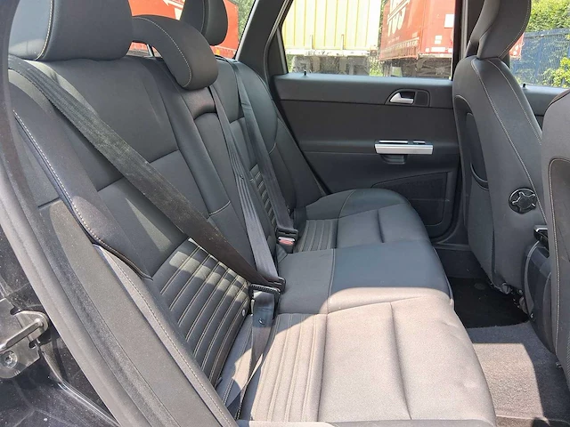 Volvo v50 2.0 sport 2010 | 73-ltz-5 i - afbeelding 19 van  31