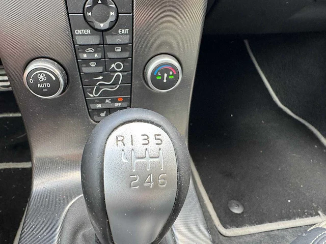 Volvo v50 2.0d r-design leder clima momentum 9-sbt-71 - afbeelding 11 van  22