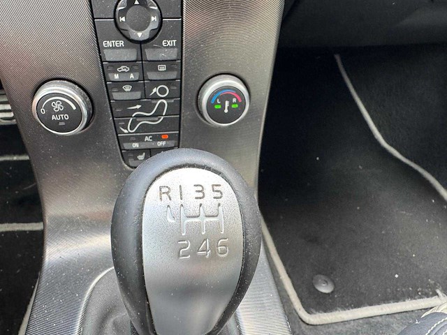 Volvo v50 2.0d r-design leder clima momentum 9-sbt-71 - afbeelding 11 van  22