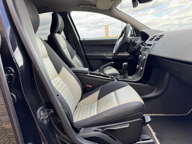 Volvo v50 2.0d r-design leder clima momentum 9-sbt-71 - afbeelding 16 van  22