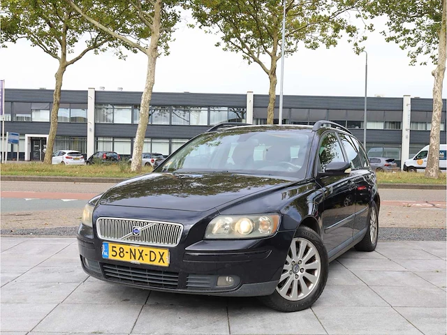 Volvo v50 2.4i elite 2004, 58-nx-dx - afbeelding 1 van  30