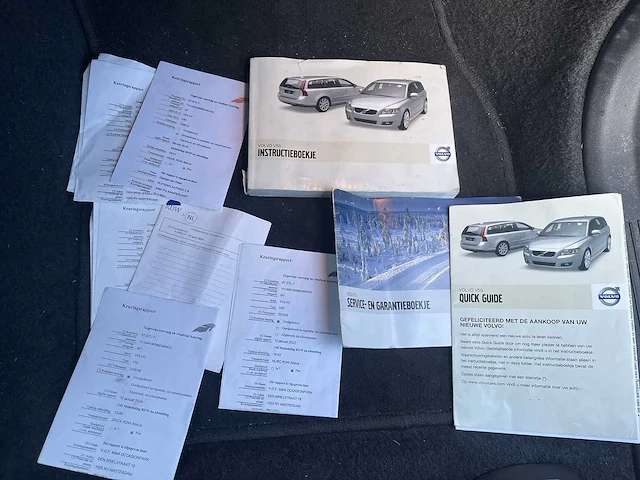 Volvo v50 2.4i momentum | 87-gtl-7 i - afbeelding 16 van  28