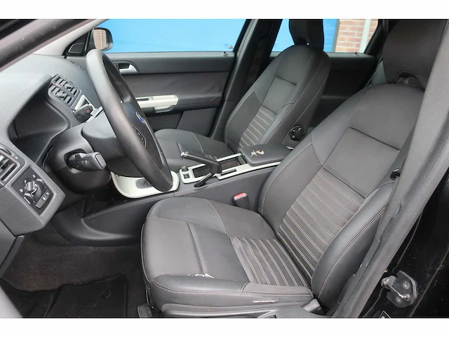 Volvo v50 2.5 t5 kinetic, 98-zg-tg - afbeelding 11 van  15