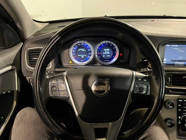 Volvo v60 1.6 t3 automaat r-design, 3-kkp-92 - afbeelding 3 van  14