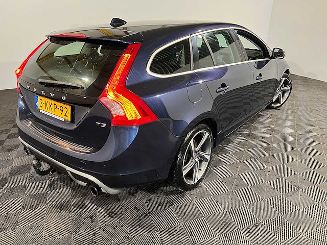 Volvo v60 1.6 t3 automaat r-design, 3-kkp-92 - afbeelding 10 van  14