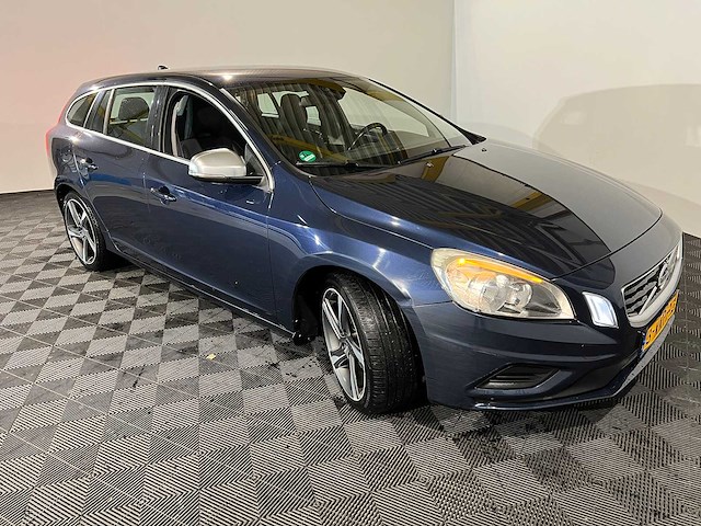 Volvo v60 1.6 t3 automaat r-design, 3-kkp-92 - afbeelding 11 van  14