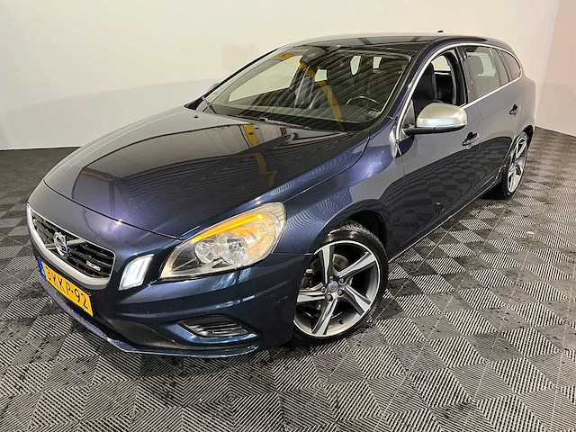 Volvo v60 1.6 t3 automaat r-design, 3-kkp-92 - afbeelding 1 van  14