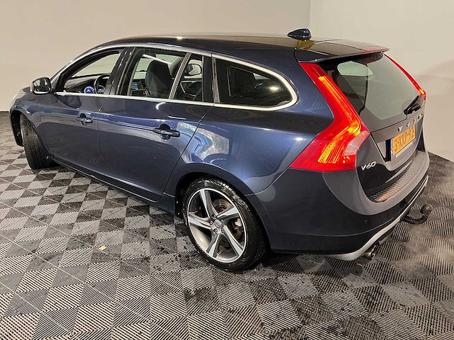 Volvo v60 1.6 t3 automaat r-design, 3-kkp-92 - afbeelding 7 van  14