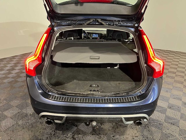 Volvo v60 1.6 t3 automaat r-design, 3-kkp-92 - afbeelding 9 van  14