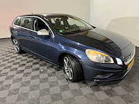 Volvo v60 1.6 t3 automaat r-design, 3-kkp-92 - afbeelding 11 van  14