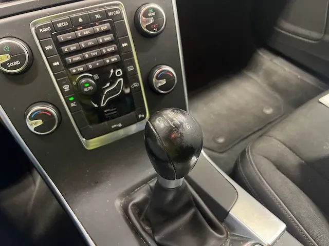 Volvo v60 1.6 t3 kinetic, 71-sgh-2 - afbeelding 4 van  15