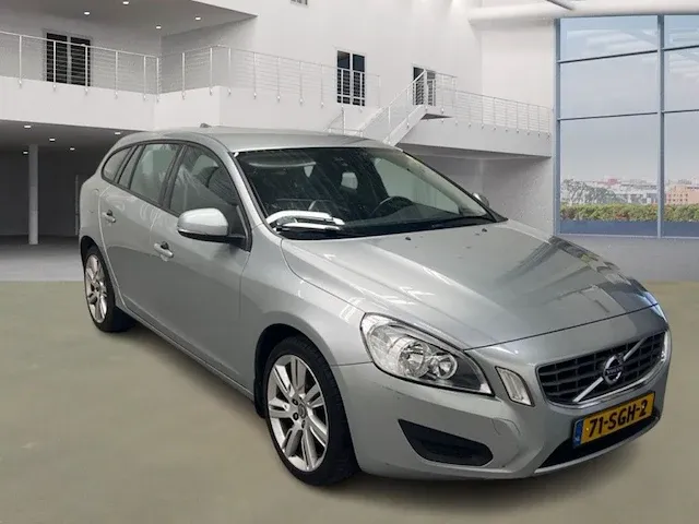 Volvo v60 1.6 t3 kinetic, 71-sgh-2 - afbeelding 9 van  15
