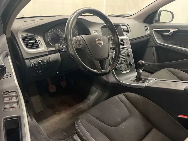 Volvo v60 1.6 t3 kinetic, 71-sgh-2 - afbeelding 12 van  15