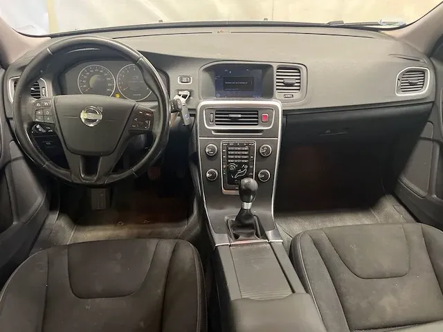 Volvo v60 1.6 t3 kinetic, 71-sgh-2 - afbeelding 13 van  15