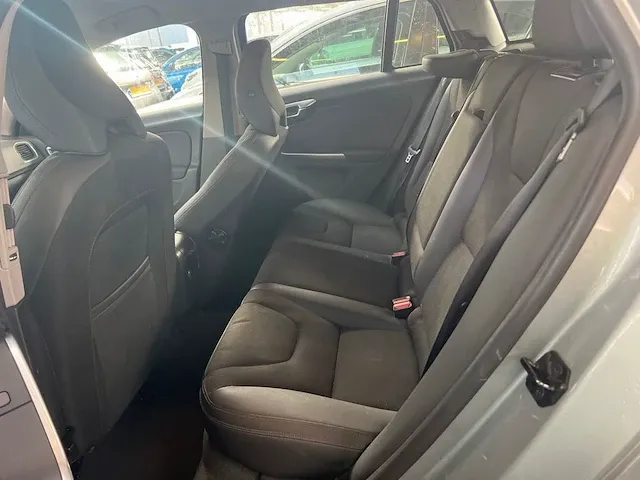 Volvo v60 1.6 t3 kinetic, 71-sgh-2 - afbeelding 14 van  15