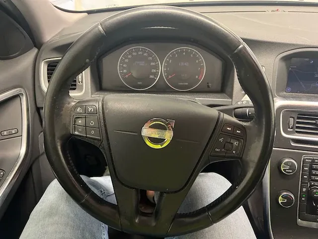 Volvo v60 1.6 t3 kinetic, 71-sgh-2 - afbeelding 15 van  15
