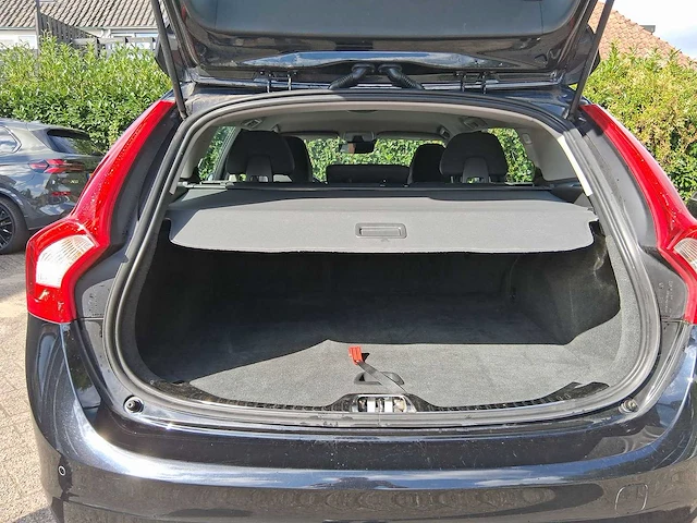 Volvo v60 1.6 t3 momentum 2015 | gb-293-z - afbeelding 21 van  35