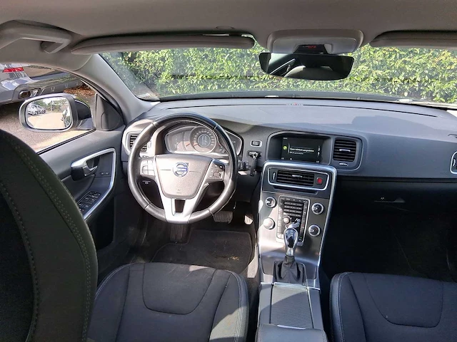 Volvo v60 1.6 t3 momentum 2015 | gb-293-z - afbeelding 25 van  35