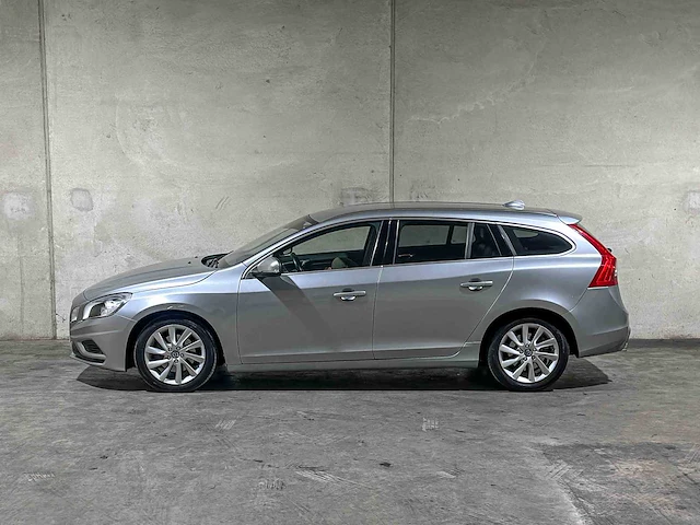Volvo v60 1.6 t3 r-design 150pk 2012 (origineel-nl), 34-xls-4 - afbeelding 10 van  42