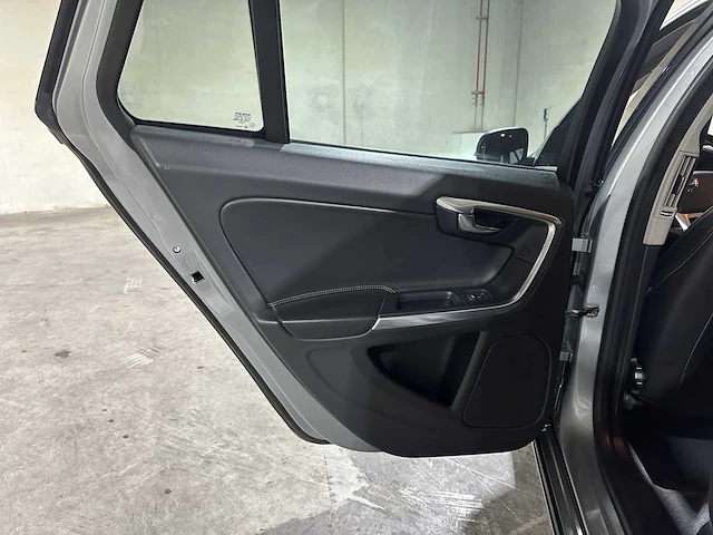 Volvo v60 1.6 t3 r-design 150pk 2012 (origineel-nl), 34-xls-4 - afbeelding 27 van  42