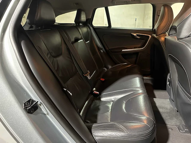 Volvo v60 1.6 t3 r-design 150pk 2012 (origineel-nl), 34-xls-4 - afbeelding 31 van  42