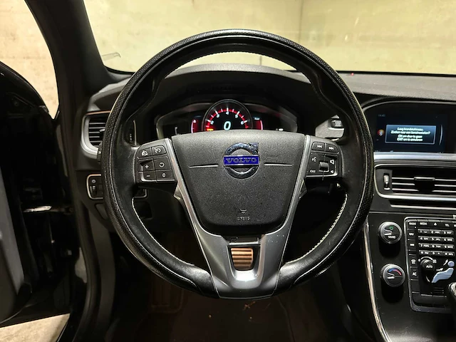 Volvo v60 1.6 t3 r-design 150pk 2015, 5-ztk-58 - afbeelding 10 van  39
