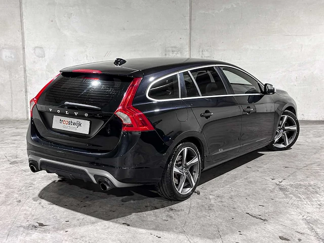 Volvo v60 1.6 t3 r-design 150pk 2015, 5-ztk-58 - afbeelding 3 van  39