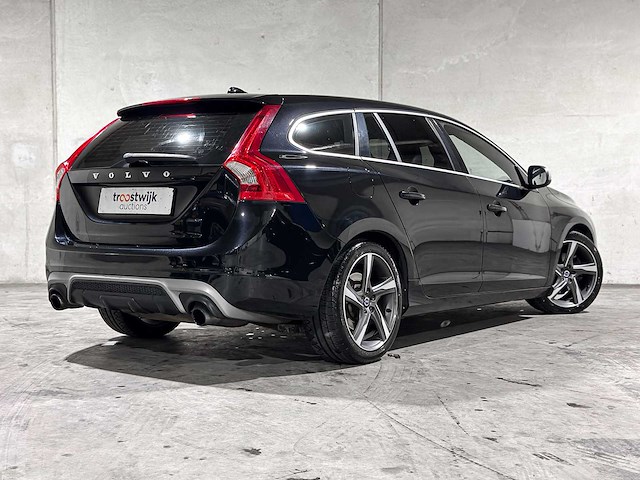 Volvo v60 1.6 t3 r-design 150pk 2015, 5-ztk-58 - afbeelding 2 van  39