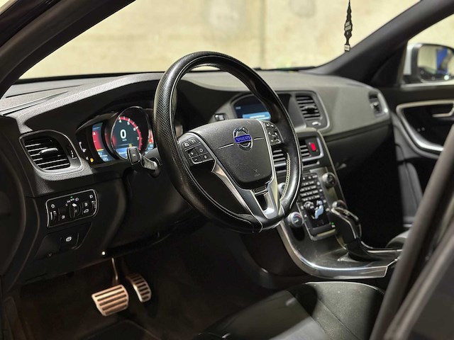 Volvo v60 1.6 t3 r-design 150pk 2015, 5-ztk-58 - afbeelding 9 van  39