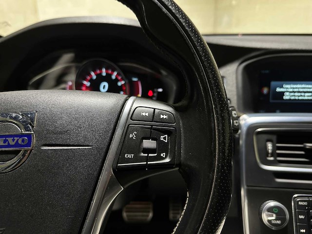 Volvo v60 1.6 t3 r-design 150pk 2015, 5-ztk-58 - afbeelding 15 van  39