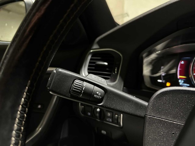 Volvo v60 1.6 t3 r-design 150pk 2015, 5-ztk-58 - afbeelding 16 van  39