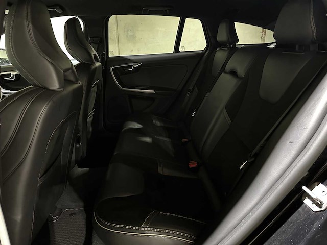 Volvo v60 1.6 t3 r-design 150pk 2015, 5-ztk-58 - afbeelding 26 van  39