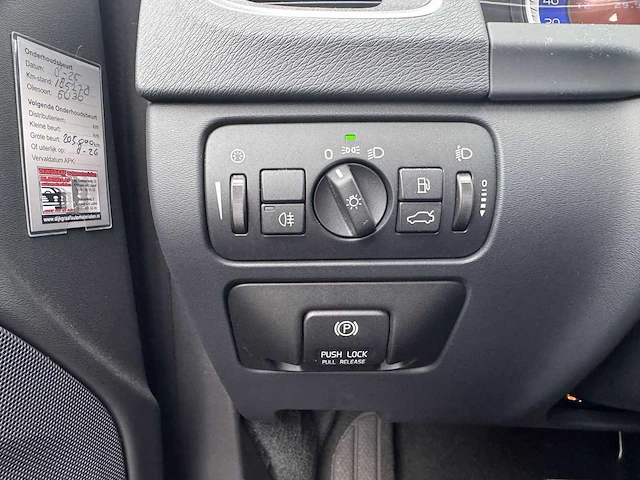 Volvo v60 1.6 t3 r-design , ; 2-kbp-03 - afbeelding 2 van  15