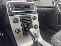 Volvo v60 1.6 t3 r-design , ; 2-kbp-03 - afbeelding 3 van  15