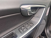 Volvo v60 1.6 t3 r-design , ; 2-kbp-03 - afbeelding 15 van  15