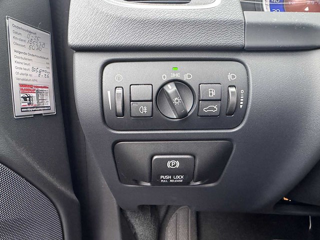 Volvo v60 1.6 t3 r-design , ; 2-kbp-03 - afbeelding 2 van  15