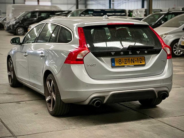 Volvo v60 1.6 t3 r design automaat; 8-ztn-12 - afbeelding 10 van  15