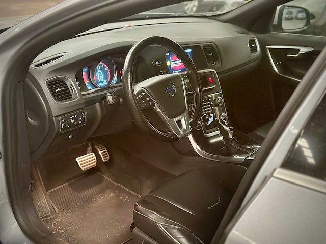 Volvo v60 1.6 t3 r design automaat; 8-ztn-12 - afbeelding 12 van  15