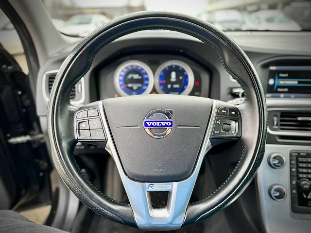 Volvo v60 1.6 t3 r-design automaat, 9-kkx-82! - afbeelding 4 van  16