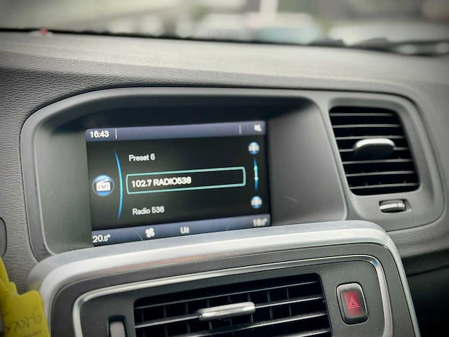 Volvo v60 1.6 t3 r-design automaat, 9-kkx-82! - afbeelding 5 van  16